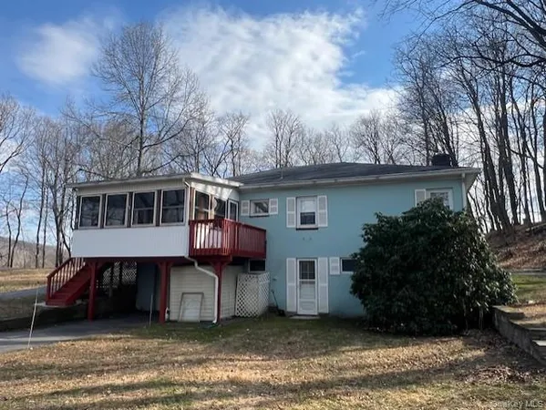 $450,000 | 5 Roggia Road, Chester, NY 10918