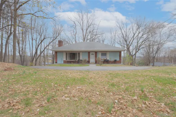 $450,000 | 5 Roggia Road, Chester, NY 10918