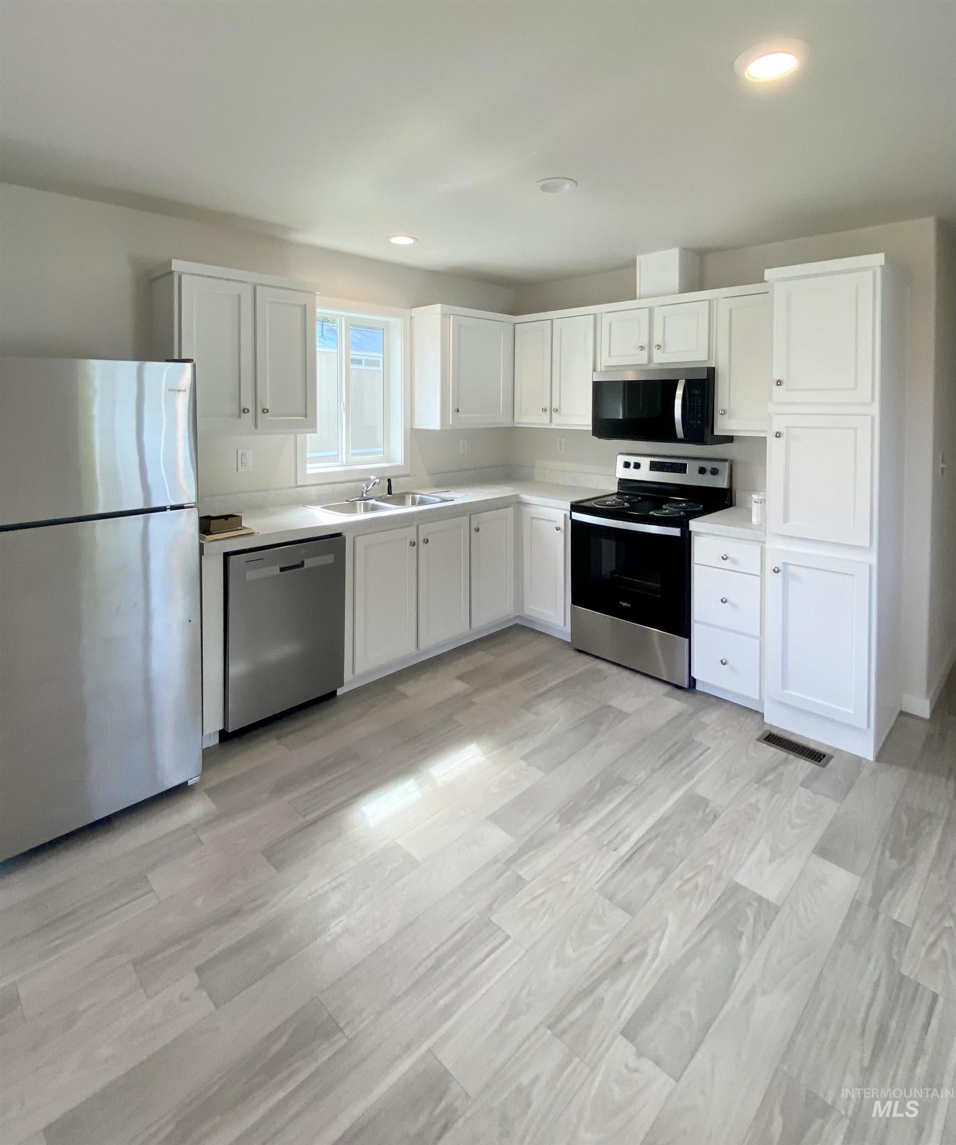 1025 Eid Road, Unit 6 Moscow, ID 83843 - Photo 3 of 11