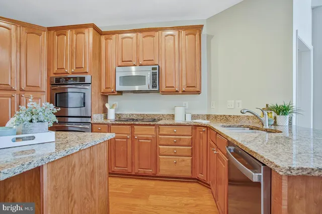 $670,000 | 8861 Shining Oceans Way, Unit 27, Columbia, MD 21045