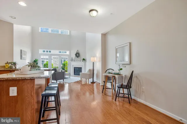 $670,000 | 8861 Shining Oceans Way, Unit 27, Columbia, MD 21045