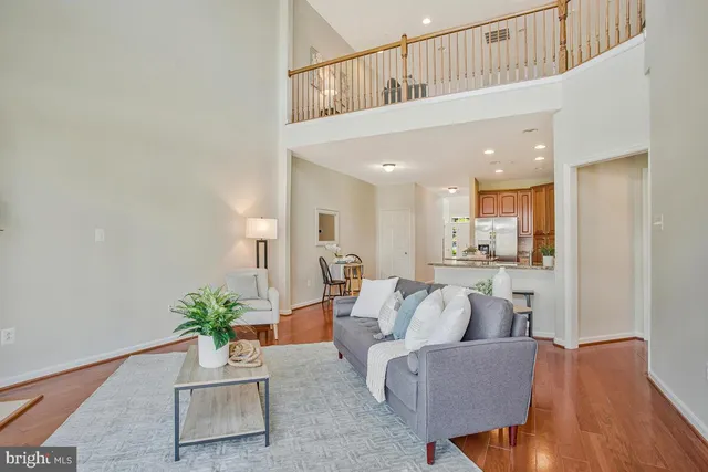 $670,000 | 8861 Shining Oceans Way, Unit 27, Columbia, MD 21045