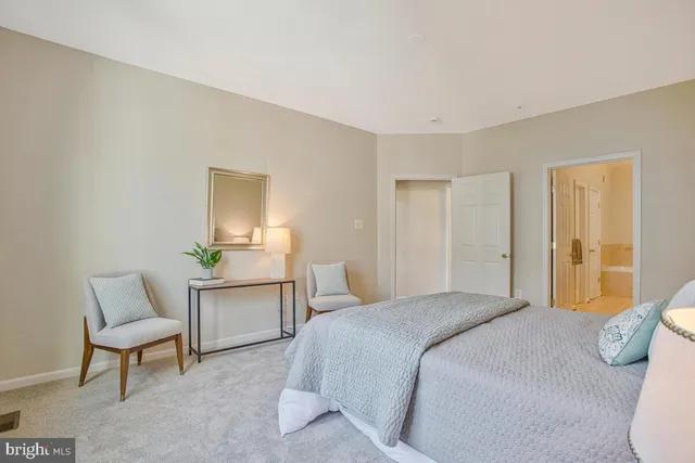 $670,000 | 8861 Shining Oceans Way, Unit 27, Columbia, MD 21045