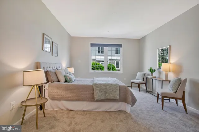 $670,000 | 8861 Shining Oceans Way, Unit 27, Columbia, MD 21045