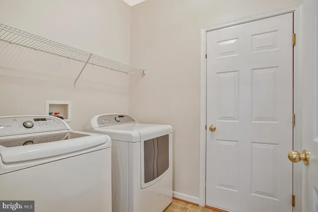 $670,000 | 8861 Shining Oceans Way, Unit 27, Columbia, MD 21045