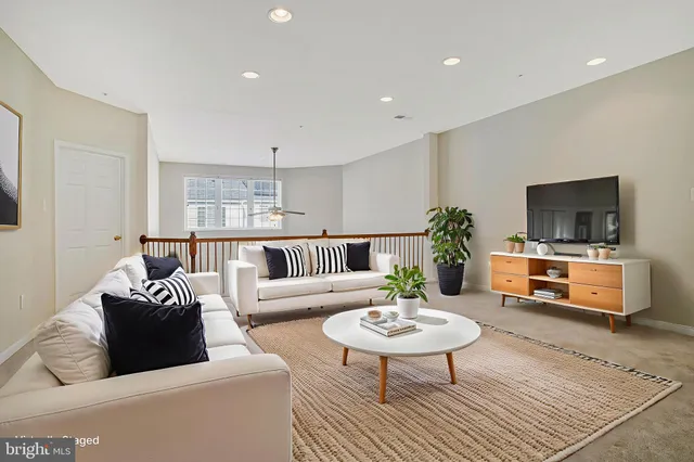 $650,000 | 8861 Shining Oceans Way, Unit 27, Columbia, MD 21045