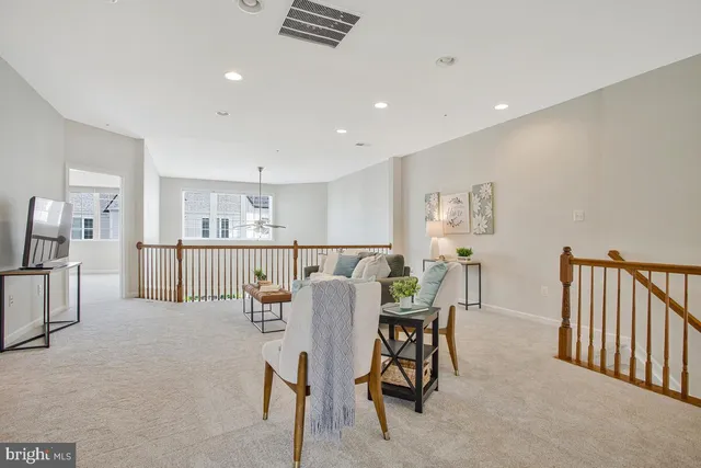 $670,000 | 8861 Shining Oceans Way, Unit 27, Columbia, MD 21045