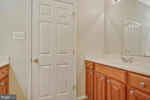 $670,000 | 8861 Shining Oceans Way, Unit 27, Columbia, MD 21045