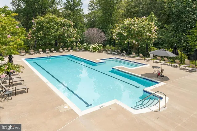 $670,000 | 8861 Shining Oceans Way, Unit 27, Columbia, MD 21045