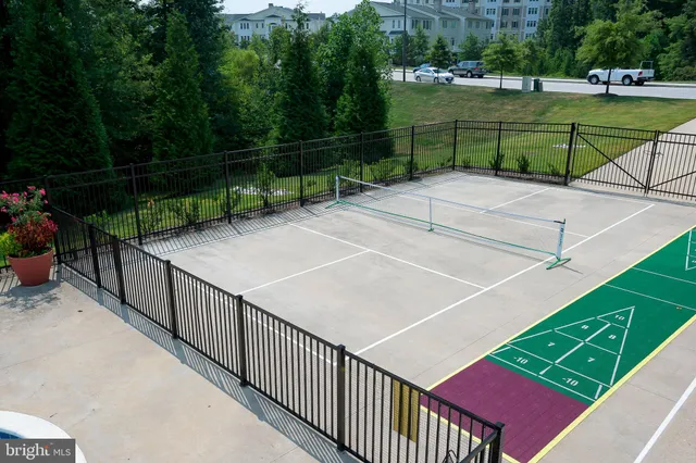 $670,000 | 8861 Shining Oceans Way, Unit 27, Columbia, MD 21045