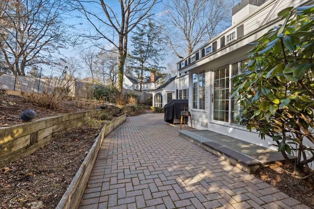 146 Arnold Road Newton, MA 02459 - Photo 21 of 24