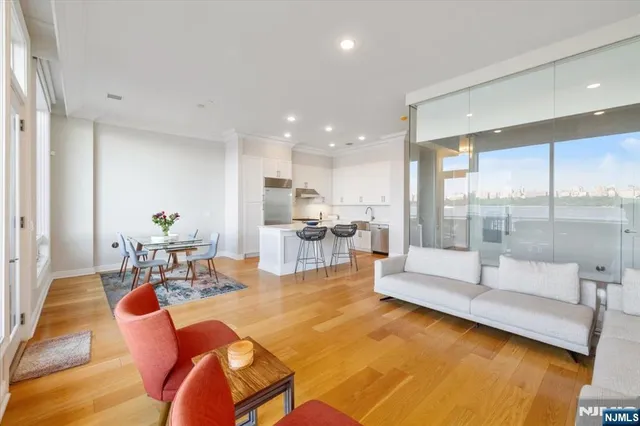 $1,875,000 | 3 Somerset Lane, Unit 113, Edgewater, NJ 07020