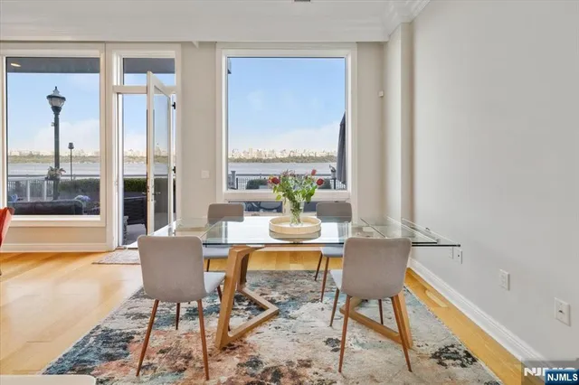 $1,875,000 | 3 Somerset Lane, Unit 113, Edgewater, NJ 07020