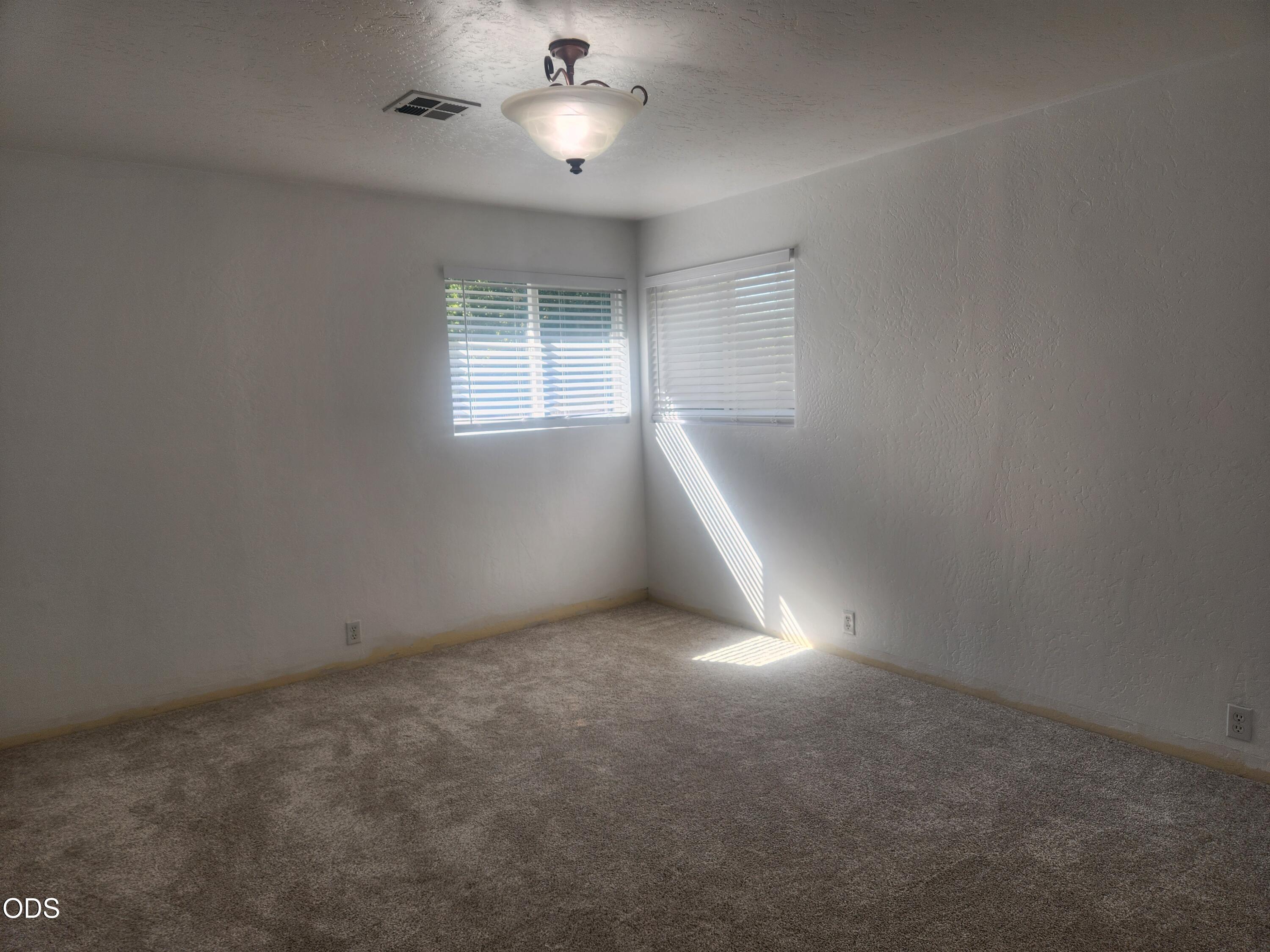 96 West Gregory Road Central Point, OR 97502 - Photo 14 of 15 Gallery Image 14