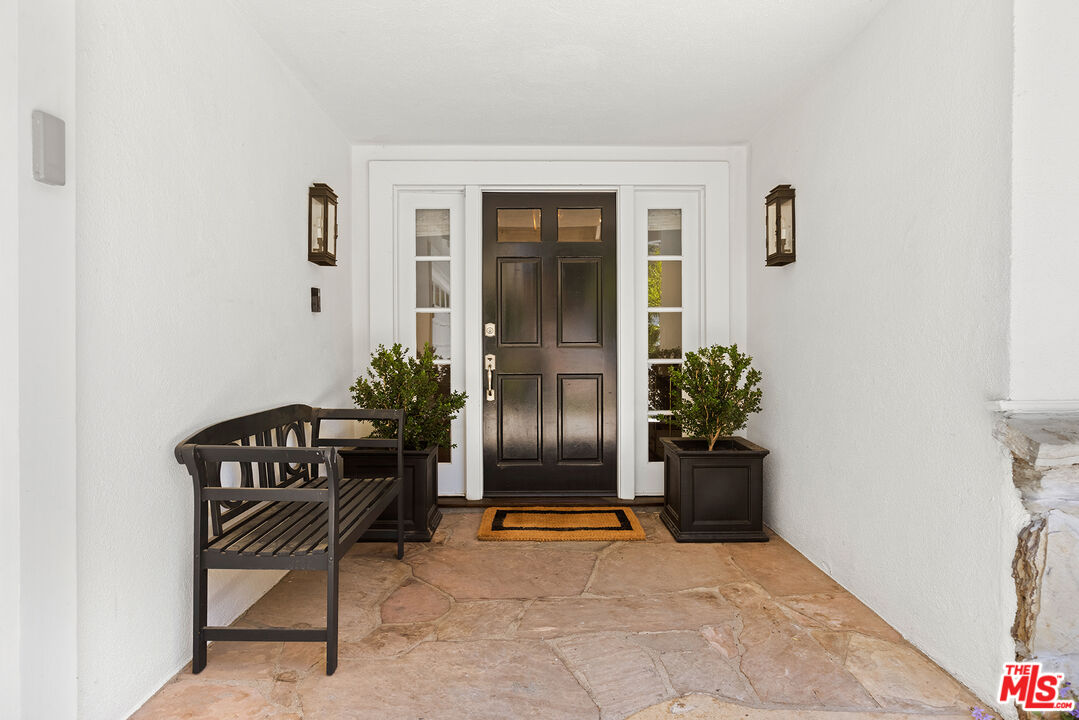 3404 Merrimac Road Los Angeles, CA 90049 - Photo 3 of 29 a view of entryway with livingroom