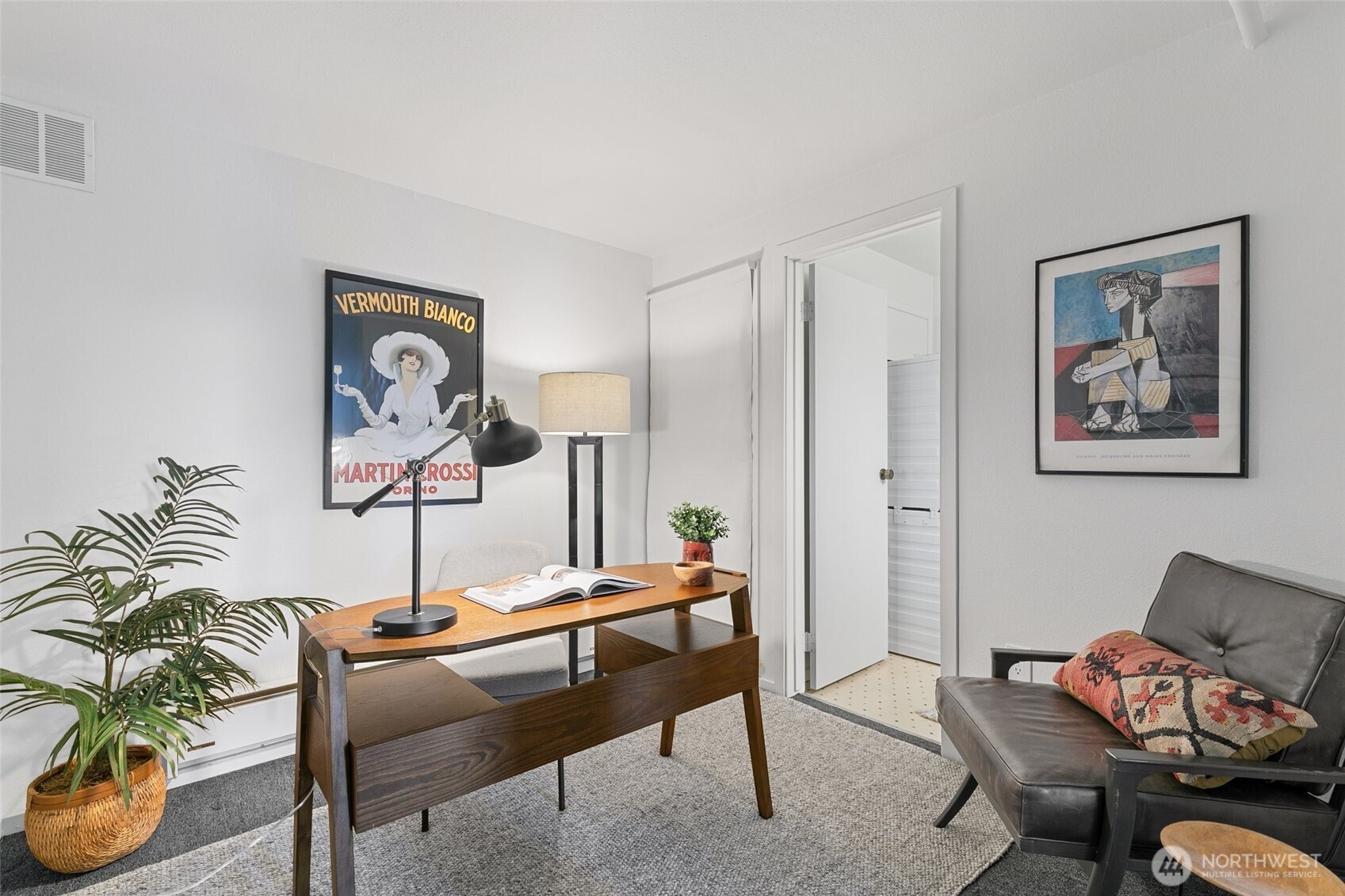 1406 Harvard Avenue, Unit 16 Seattle, WA 98122 - Photo 12 of 18