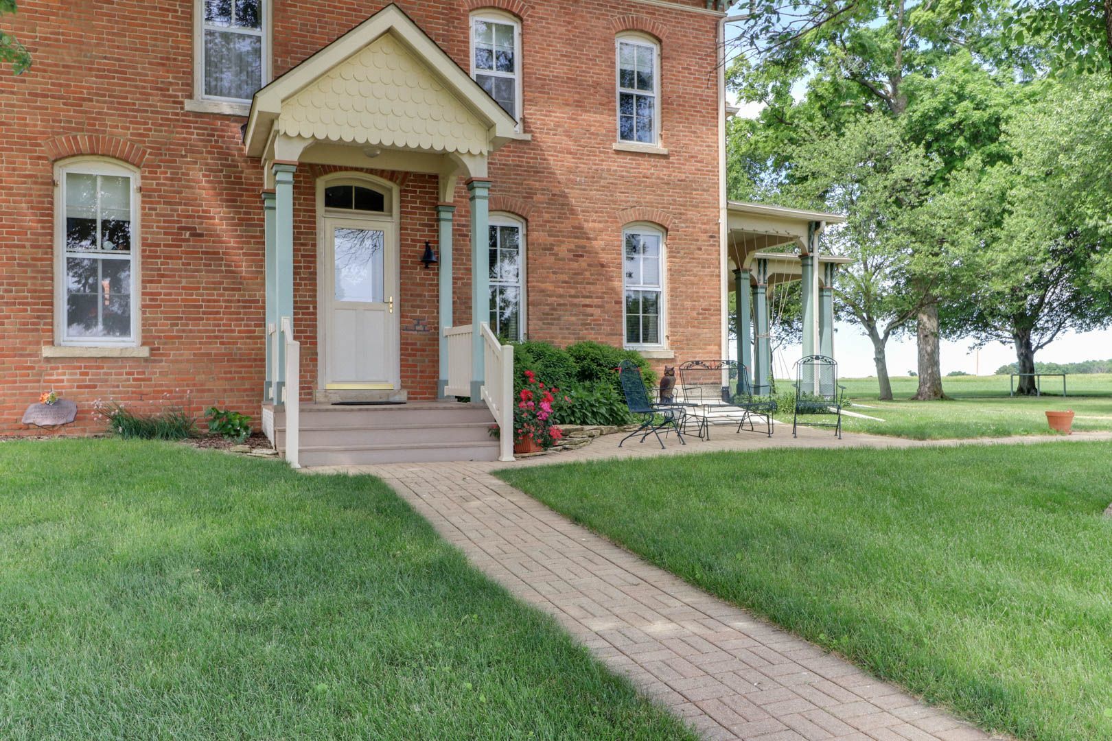 367 Horner Road Armington, IL 61721 - Photo 45 of 50 a front view of a house with a yard