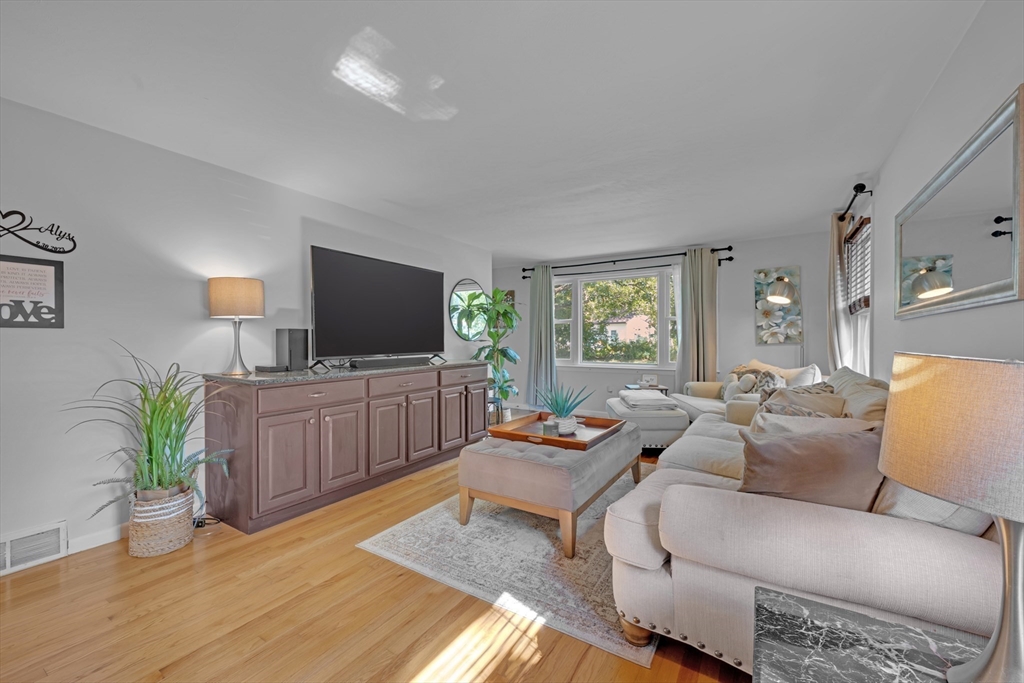 25 Pullard Road Grafton, MA 01519 - Photo 4 of 39 Gallery Image 4