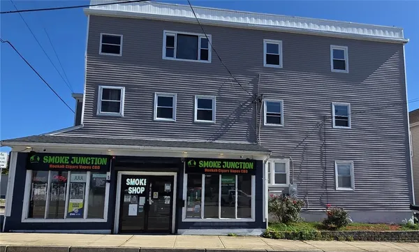 $1,700 | 62 Main Road, Unit 2, Tiverton, RI 02878