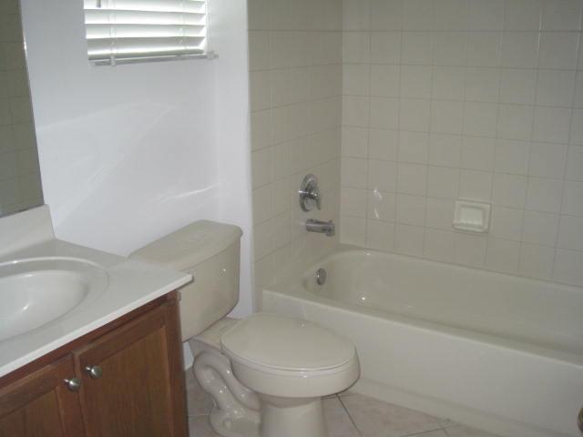 3121 Laurel Ridge Circle Riviera Beach, FL 33404 - Photo 8 of 11 Additional Photo