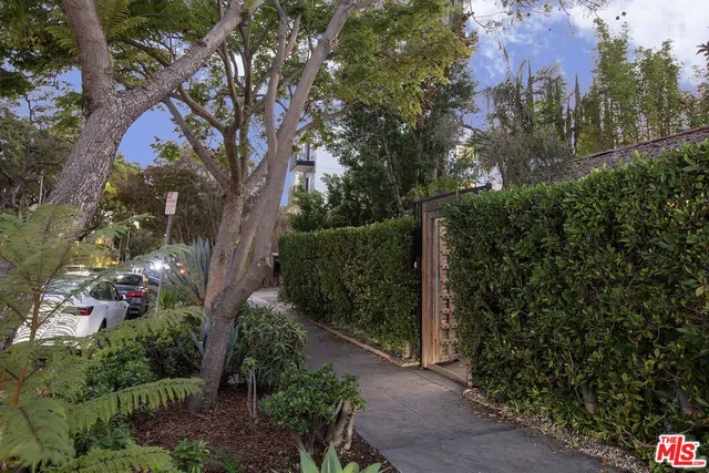 $6,995 | 951 North Martel Avenue, Los Angeles, CA 90046