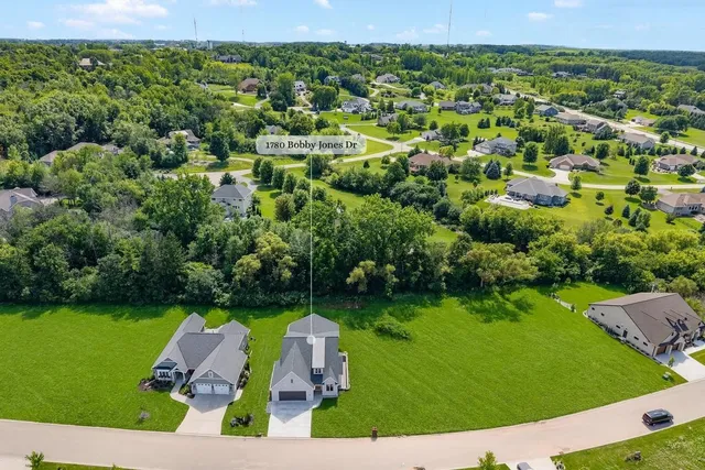 $699,900 | 1780 Bobby Jones Drive, De Pere, WI 54115