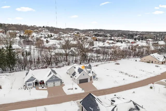 $689,900 | 1780 Bobby Jones Drive, De Pere, WI 54115