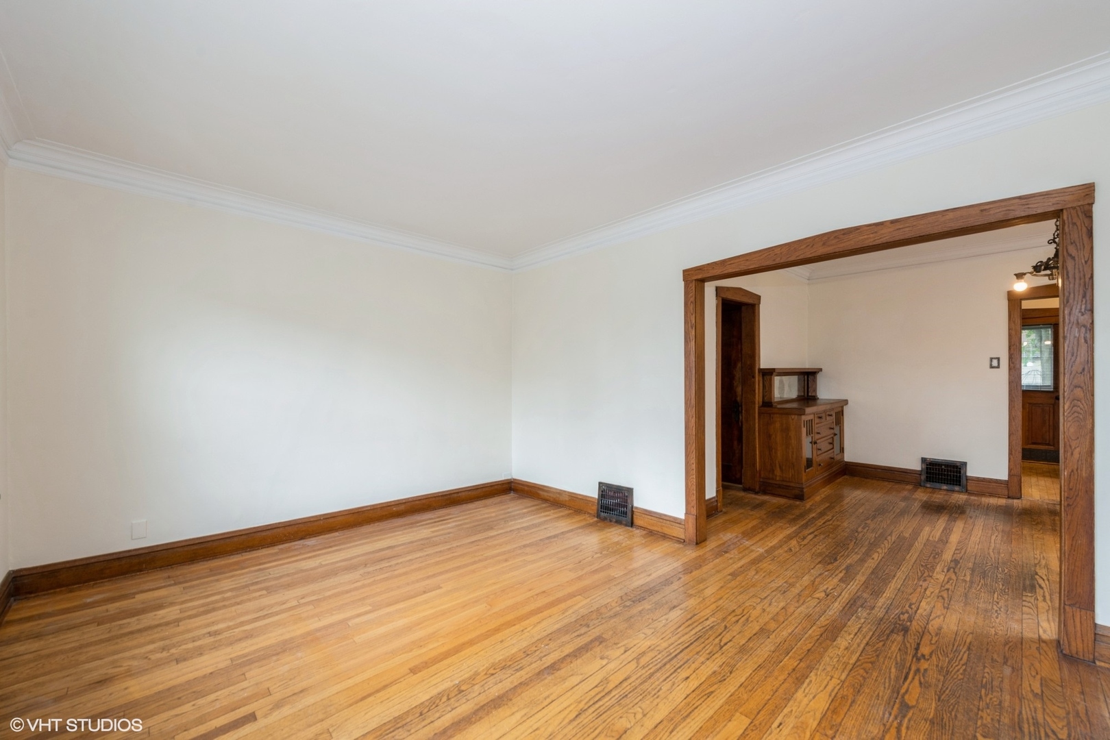 435 Jackson Boulevard Forest Park, IL 60130 - Photo 4 of 19 a view of empty room with wooden floor