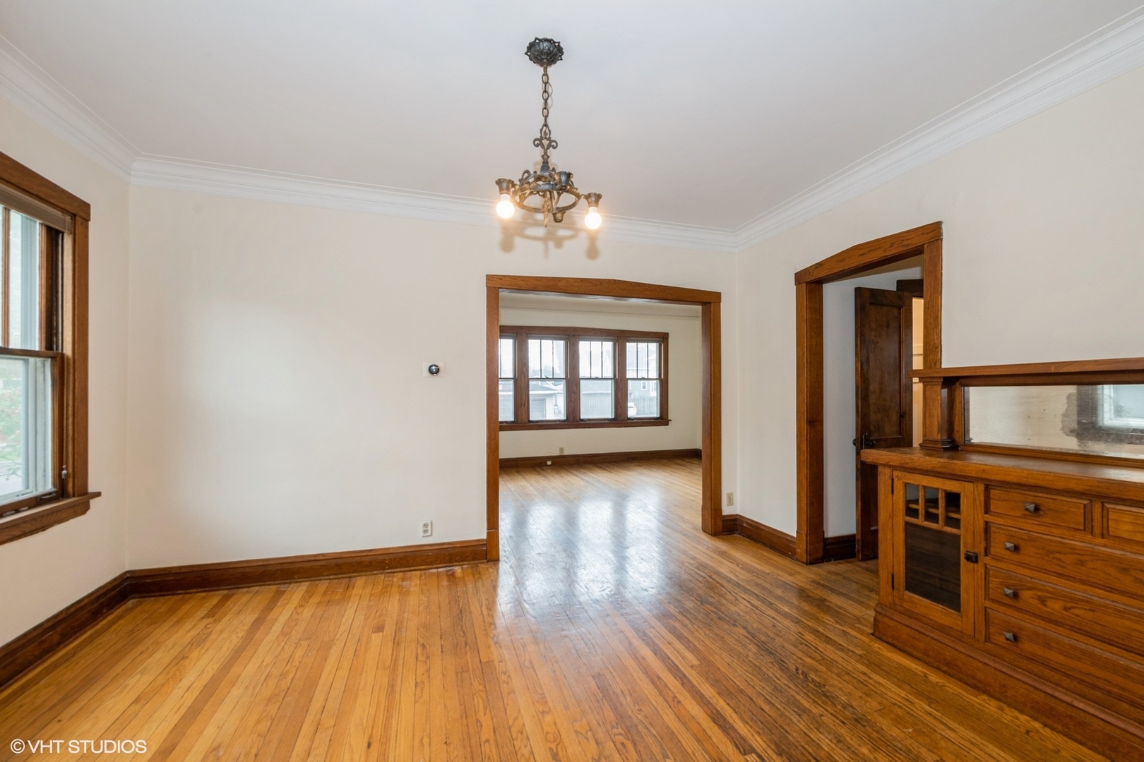 435 Jackson Boulevard Forest Park, IL 60130 - Photo 8 of 19 a view of a room with wooden floor and windows