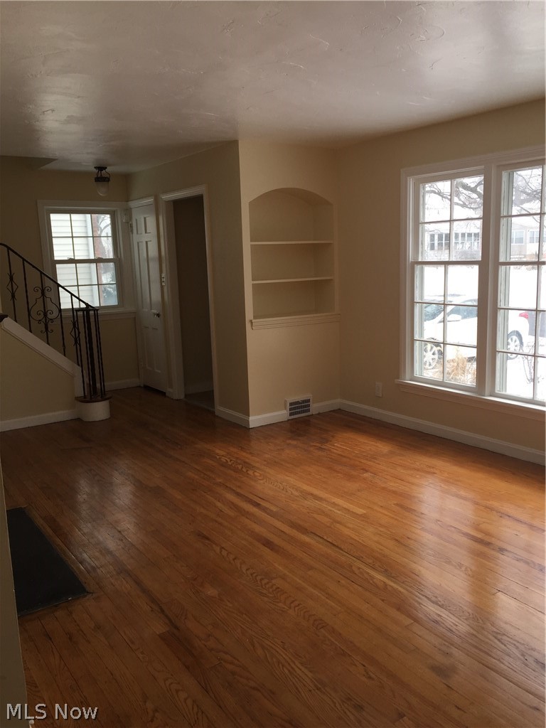 4007 Northampton Road Cleveland Heights, OH 44121 - Photo 3 of 20 Gallery Image 3