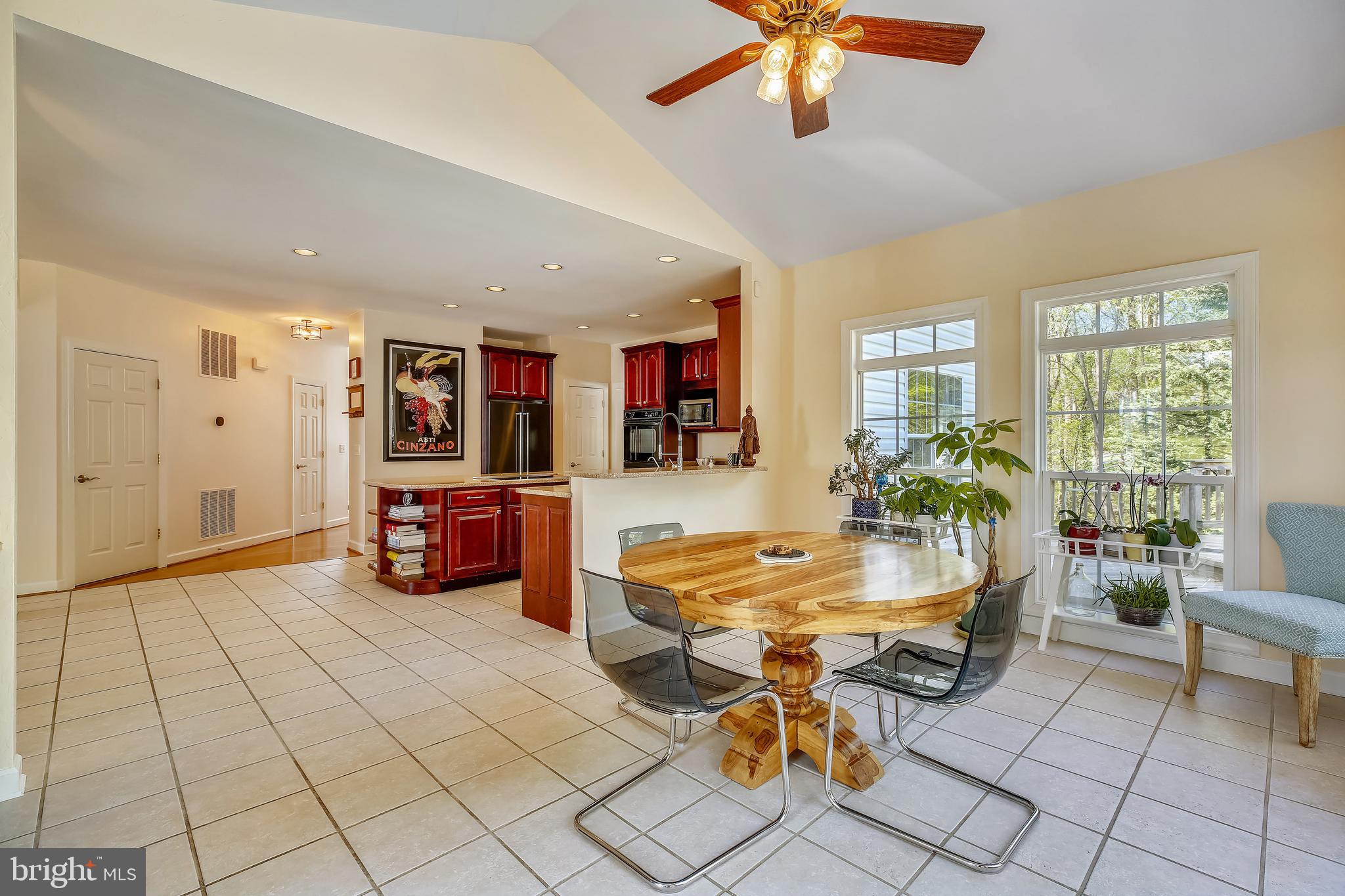 9509 Watkins Road Gaithersburg, MD 20882 - Photo 9 of 35 Tons of natural light