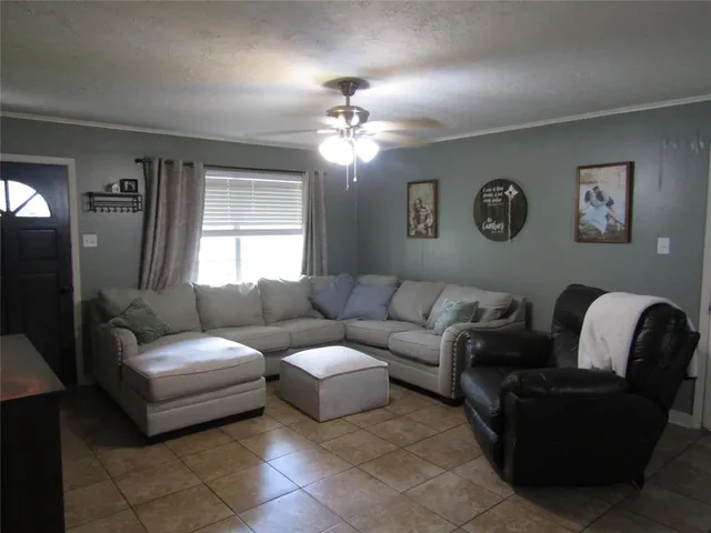 $220,000 | 101 North Meadowbrook Drive, Overton, TX 75684