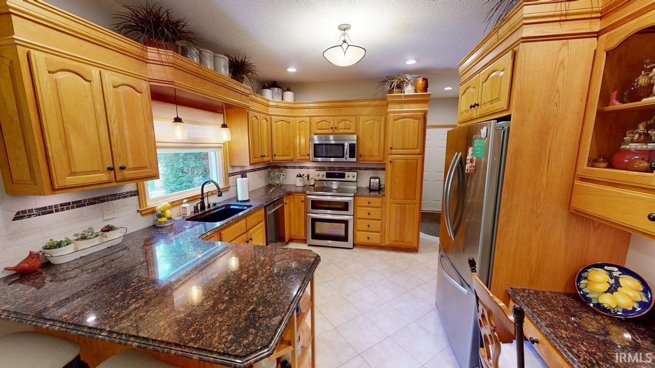 1332 Cobblestone Road Jasper, IN 47546 - Photo 4 of 36