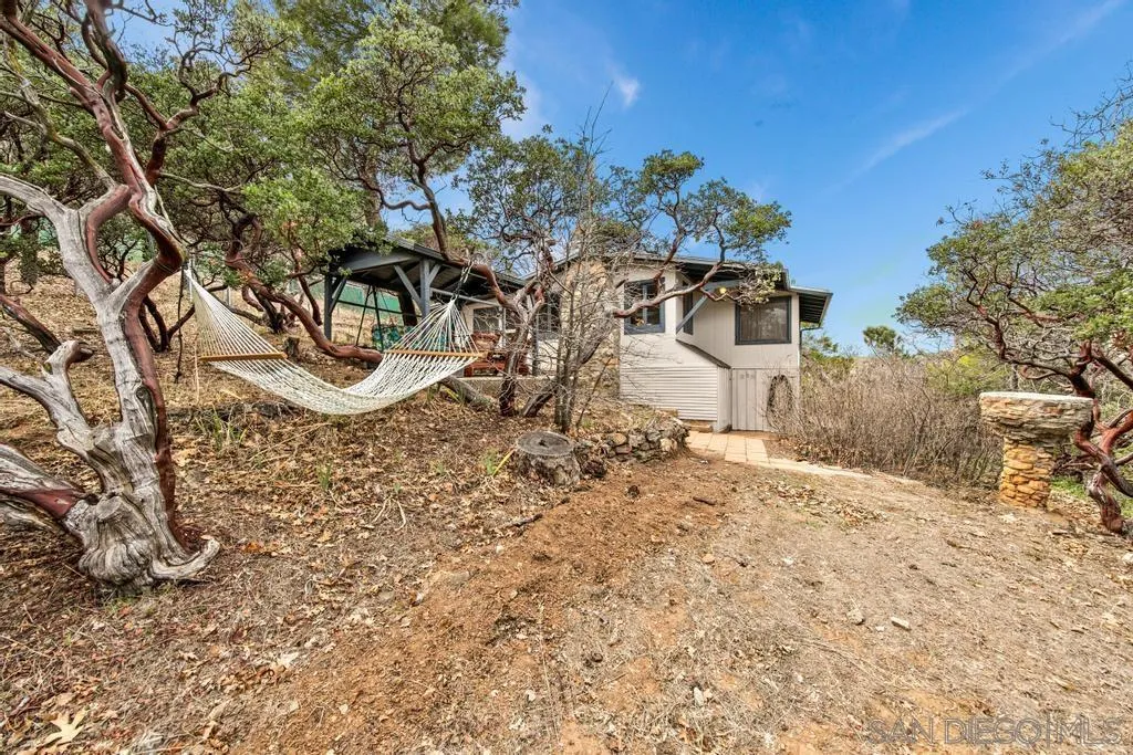 813 Pine Cone Drive Julian, CA 92036 - Photo 35 of 39 a view of a backyard of the house