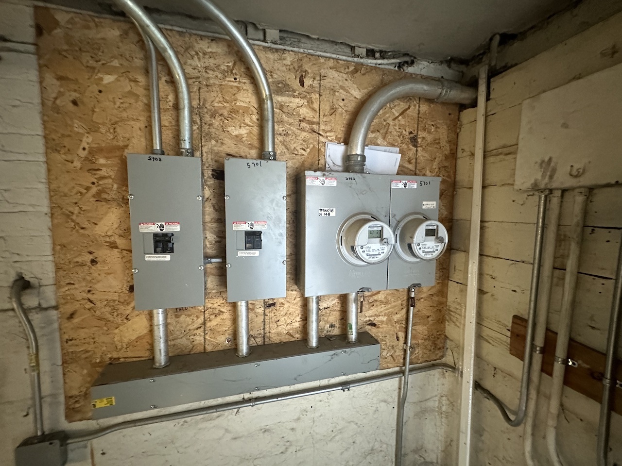 5701 West Roosevelt Road Cicero, IL 60804 - Photo 32 of 32 a view of a pathway of a building