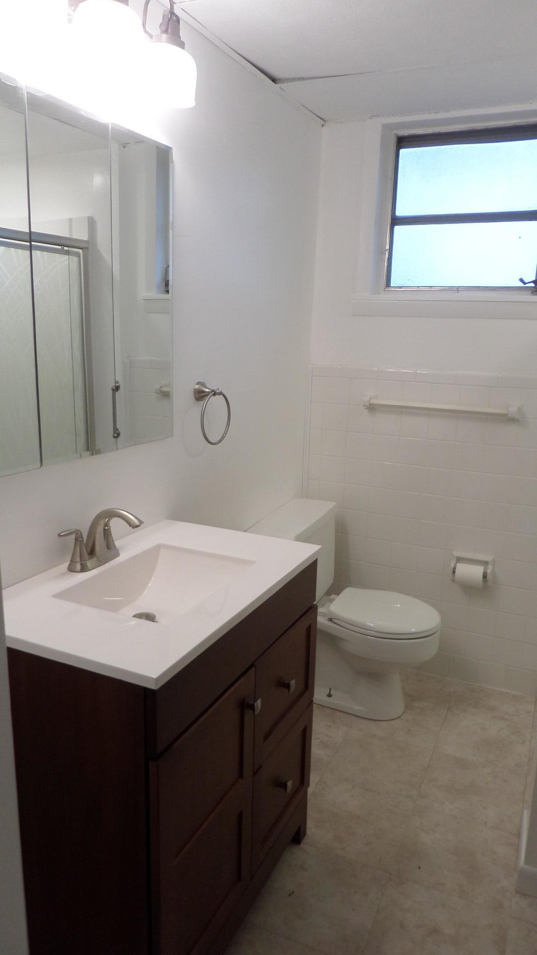 132 Parsons Road Oak Ridge, TN 37830 - Photo 12 of 26 Full Bathroom/ Utility Room