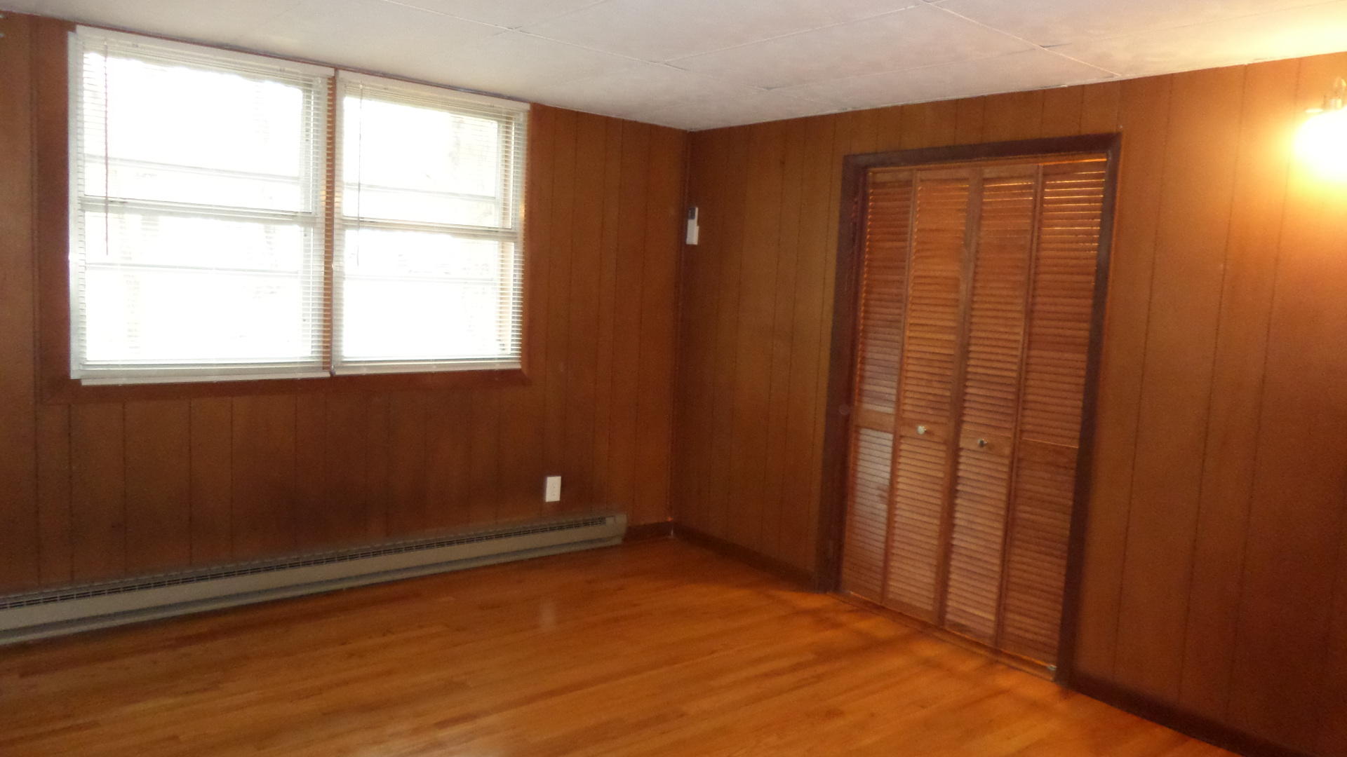 132 Parsons Road Oak Ridge, TN 37830 - Photo 9 of 26 Master bedroom