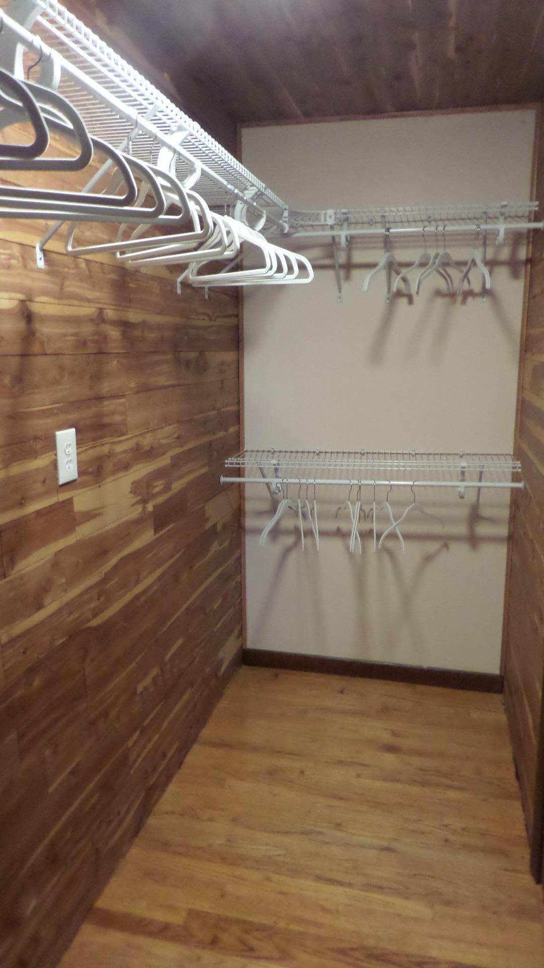 132 Parsons Road Oak Ridge, TN 37830 - Photo 10 of 26 Master Bedroom Closet