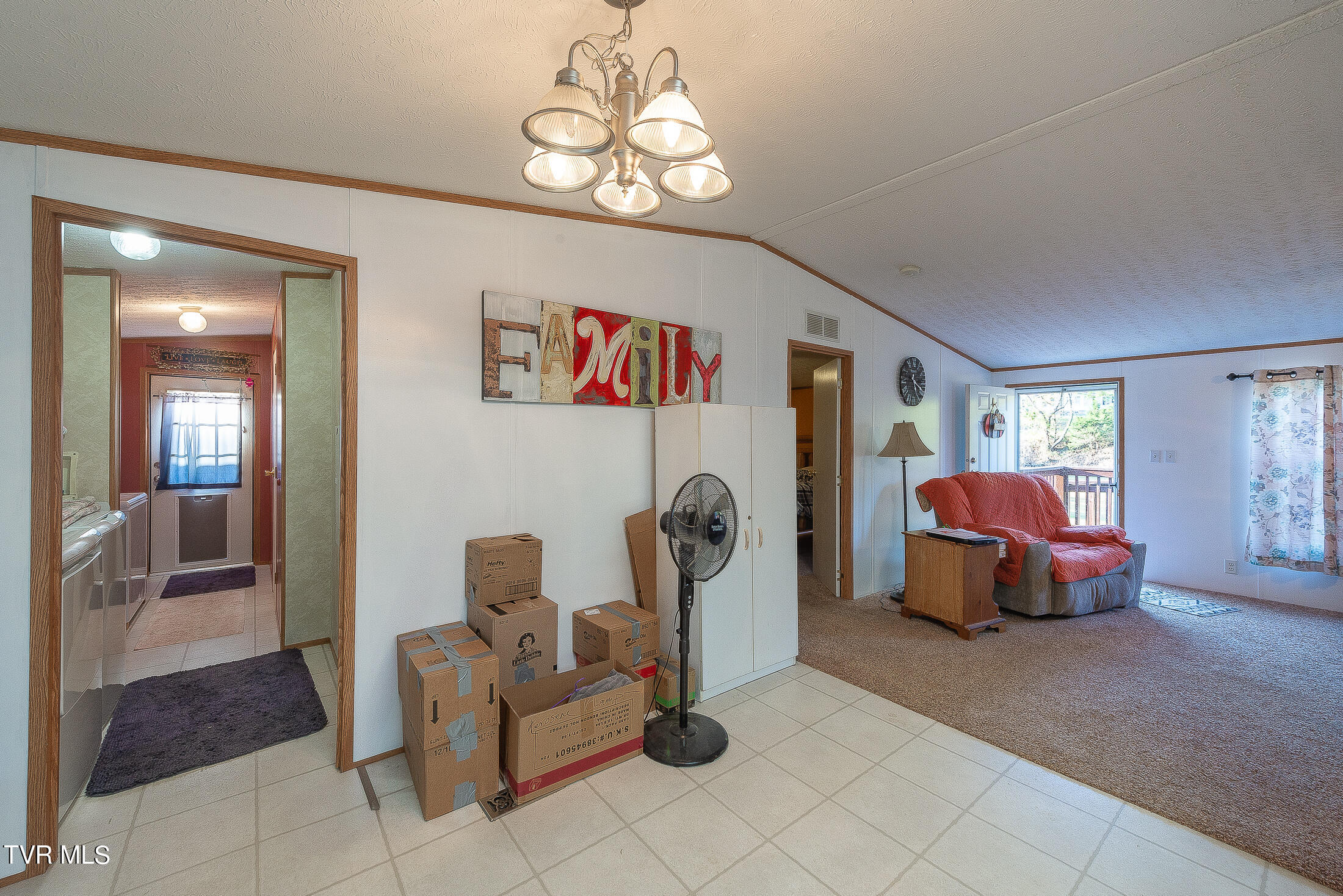 11427 Yuma Road Gate City, VA 24251 - Photo 13 of 82 Living Room