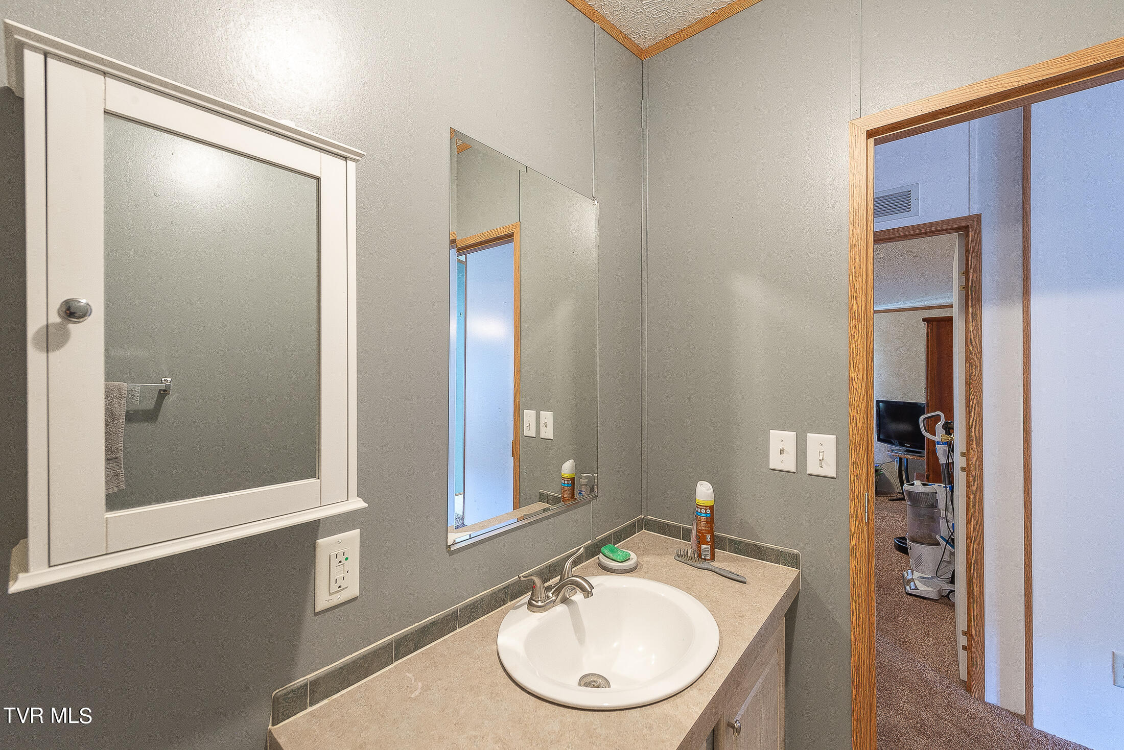 11427 Yuma Road Gate City, VA 24251 - Photo 27 of 82 2nd Bathroom