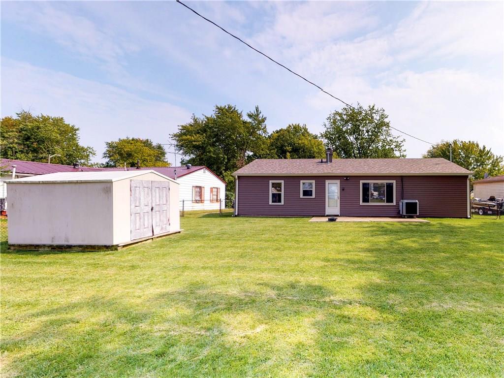 1958 Lochry Road Franklin, IN 46131 - Photo 2 of 21 Gallery Image 2
