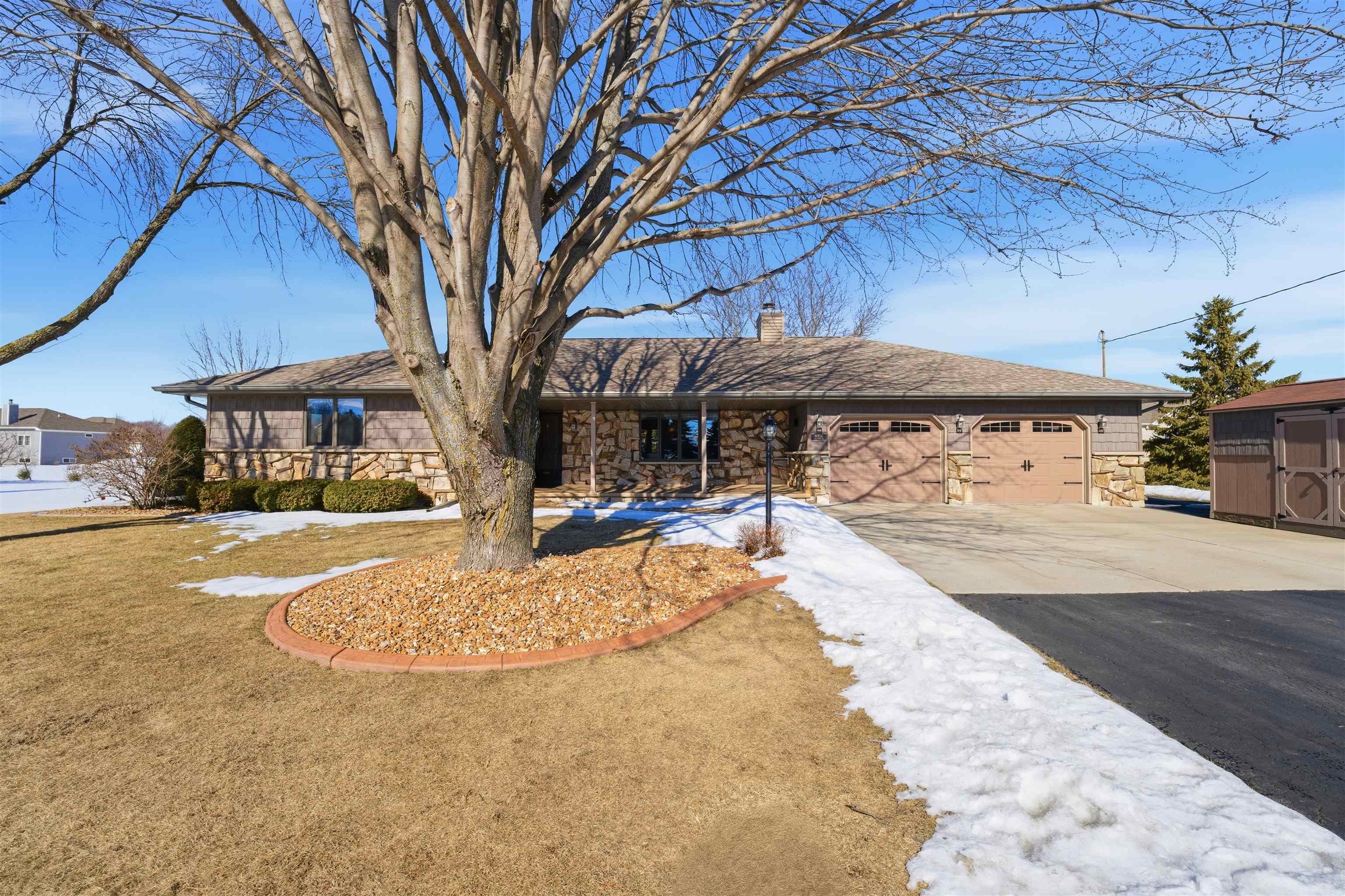 W6534 Manitowoc Road Appleton, WI 54915 - Photo 1 of 42