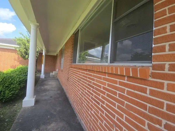 $1,850 | 1824 Magnolia Street, Liberty, TX 77575