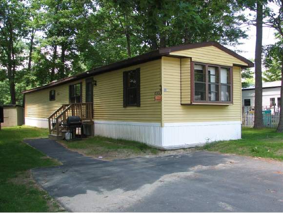 39 Royal Crst Park Rochester, NH 03867 - Photo 1 of 1 Gallery Image 1