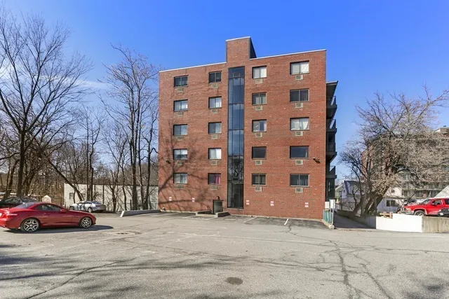 $2,775 | 12 Pond Lane, Unit 20, Arlington, MA 02474