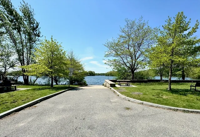 $2,775 | 12 Pond Lane, Unit 20, Arlington, MA 02474