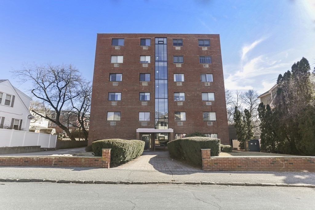 12 Pond Lane, Unit 20 Arlington, MA 02474 - Photo 2 of 15