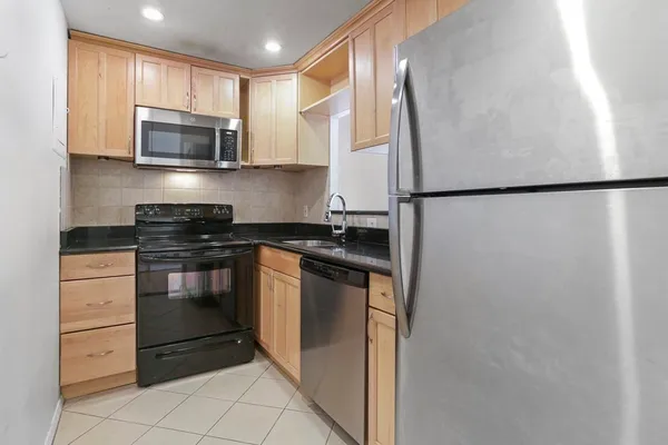 $2,750 | 12 Pond Lane, Unit 20, Arlington, MA 02474