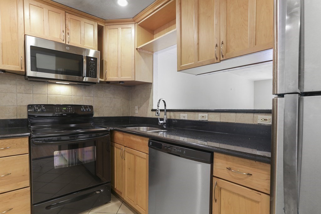 12 Pond Lane, Unit 20 Arlington, MA 02474 - Photo 4 of 15