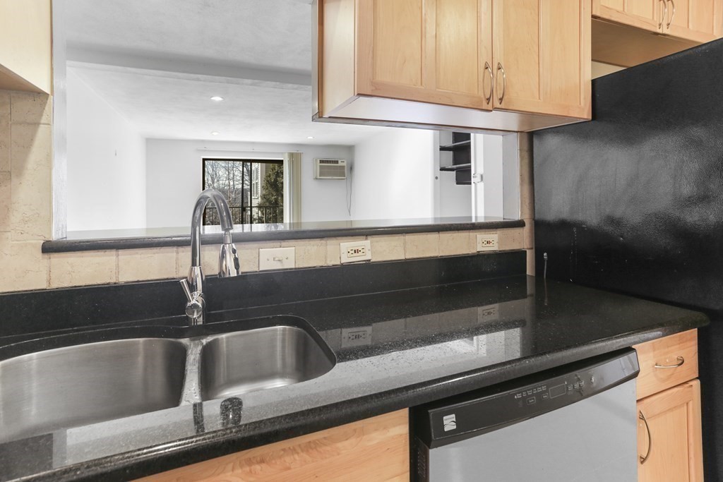 12 Pond Lane, Unit 20 Arlington, MA 02474 - Photo 5 of 15